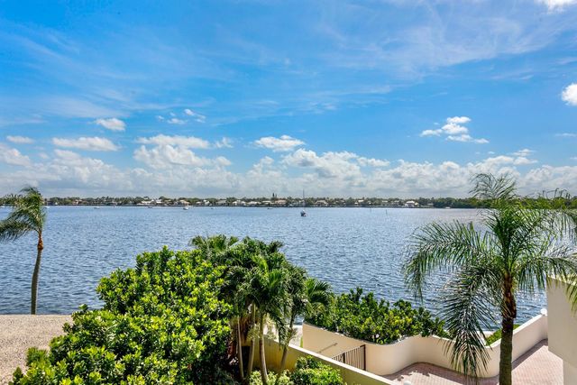 130 Lakeshore Drive 323, North Palm Beach, FL 33408