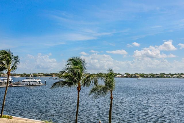 130 Lakeshore Drive 323, North Palm Beach, FL 33408