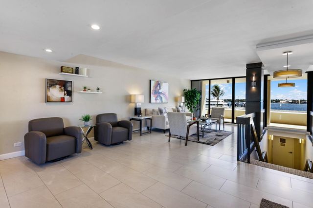 130 Lakeshore Drive 323, North Palm Beach, FL 33408
