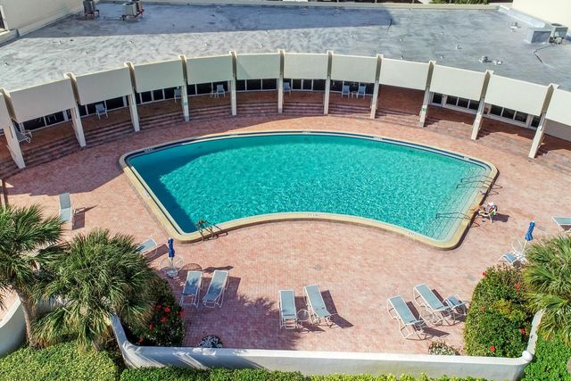 130 Lakeshore Drive 323, North Palm Beach, FL 33408