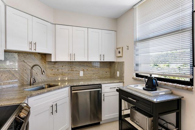 130 Lakeshore Drive 323, North Palm Beach, FL 33408