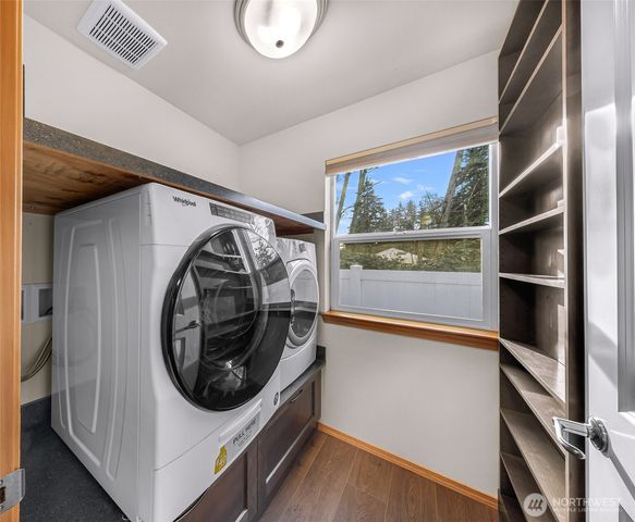 1989 Virginia Avenue, Coupeville, WA 98239