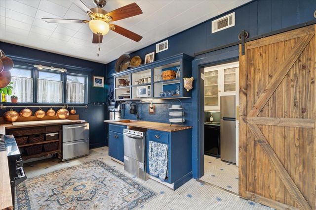 126 E Washington Street, Stoughton, WI 53589