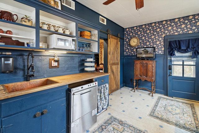 126 E Washington Street, Stoughton, WI 53589