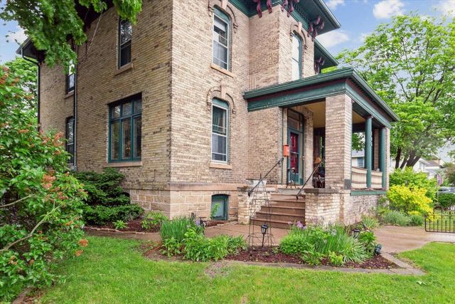 126 E Washington Street, Stoughton, WI 53589