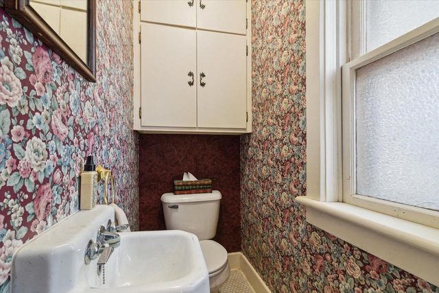 126 E Washington Street, Stoughton, WI 53589