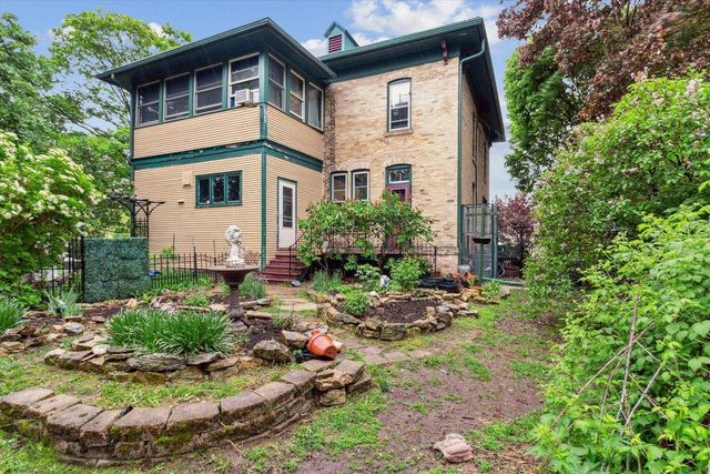 126 E Washington Street, Stoughton, WI 53589