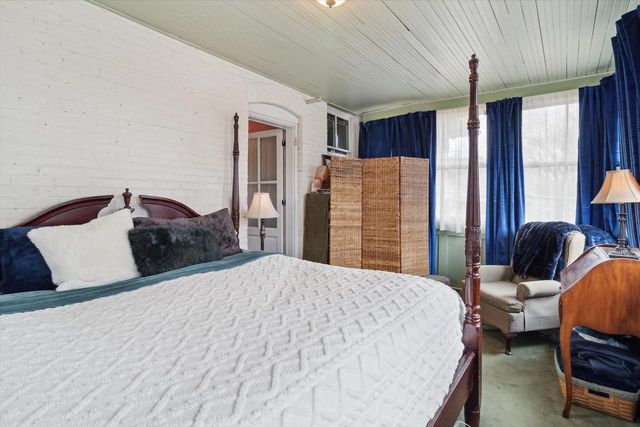 126 E Washington Street, Stoughton, WI 53589