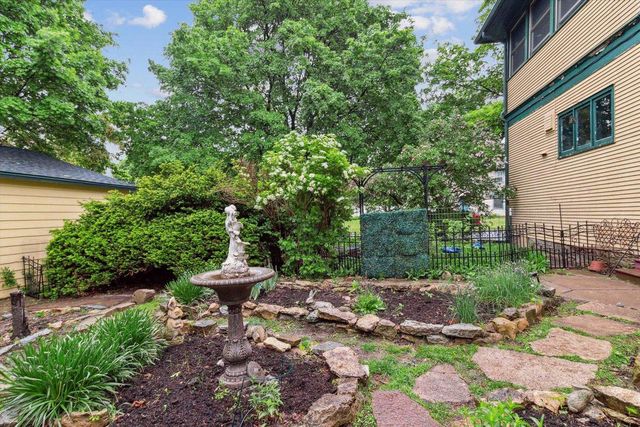 126 E Washington Street, Stoughton, WI 53589