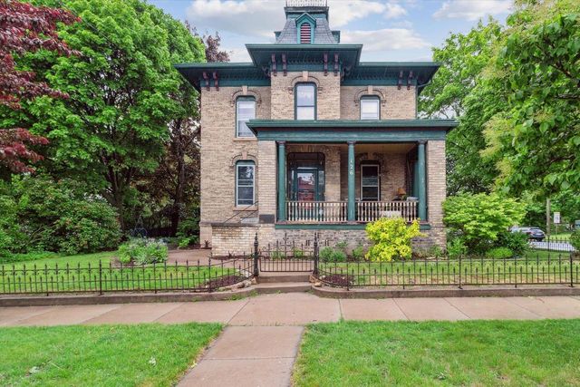 126 E Washington Street, Stoughton, WI 53589