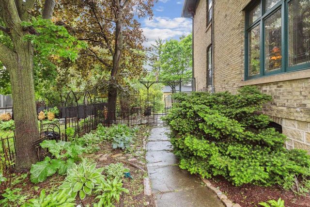 126 E Washington Street, Stoughton, WI 53589