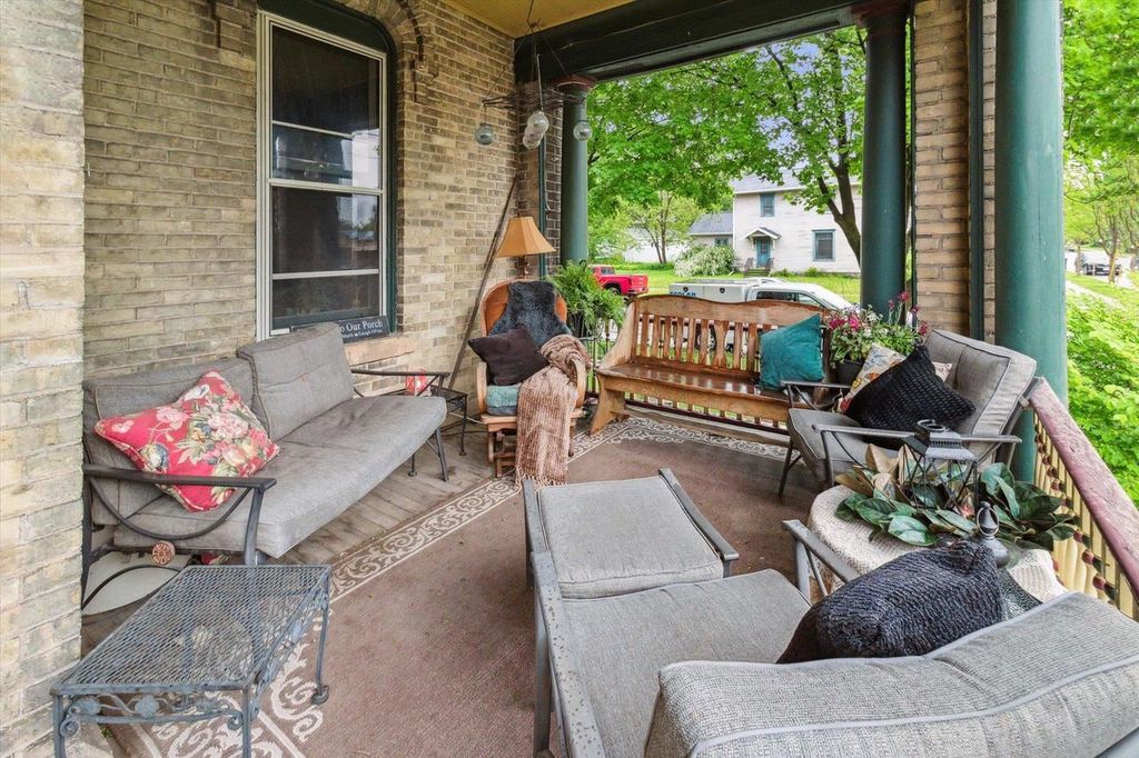 126 E Washington Street, Stoughton, WI 53589