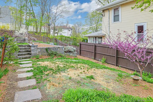 41 Clinton Avenue, Ossining, NY 10562