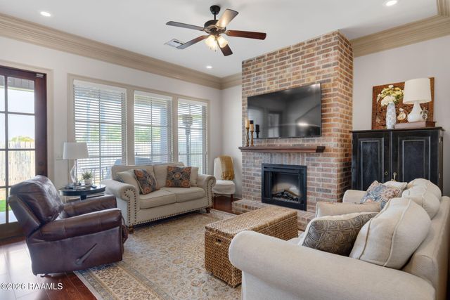 304 Overbrook Drive, Broussard, LA 70518