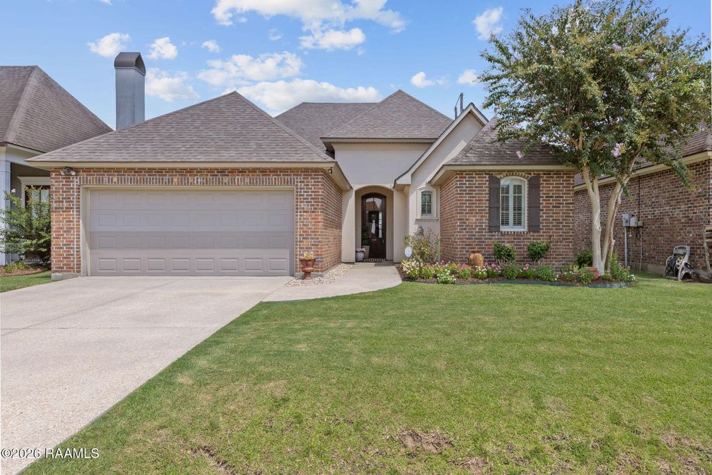 304 Overbrook Drive, Broussard, LA 70518