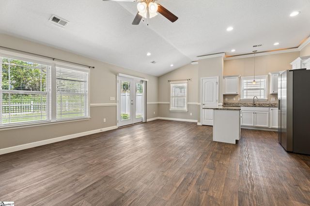 619 Spartan Commodor Lane, Inman, SC 29349