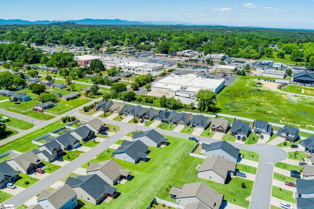 619 Spartan Commodor Lane, Inman, SC 29349