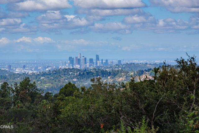 1205 E Loma Alta Drive, Altadena, CA 91001