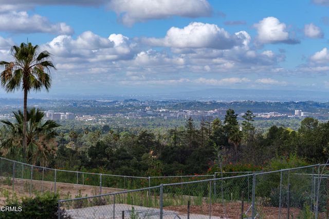 1205 E Loma Alta Drive, Altadena, CA 91001