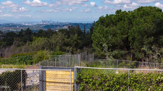 1205 E Loma Alta Drive, Altadena, CA 91001