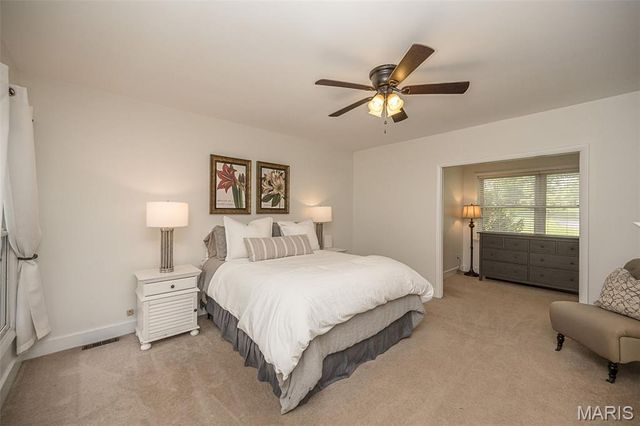 7 Kingston Manor Drive, Ladue, MO 63124