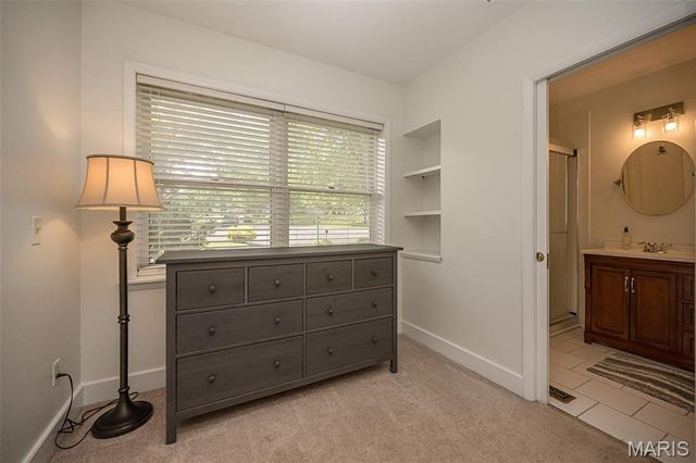 7 Kingston Manor Drive, Ladue, MO 63124
