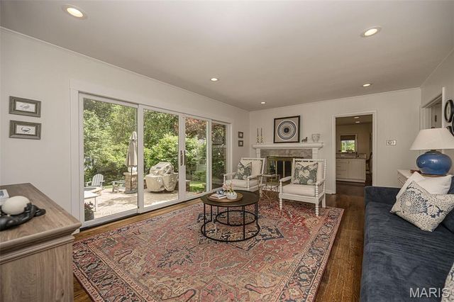 7 Kingston Manor Drive, Ladue, MO 63124