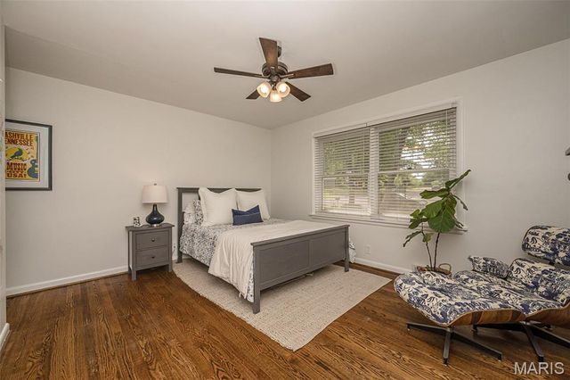7 Kingston Manor Drive, Ladue, MO 63124