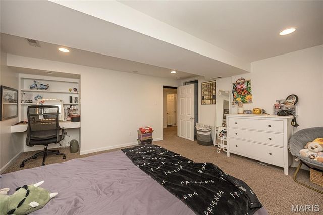 7 Kingston Manor Drive, Ladue, MO 63124