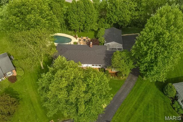 7 Kingston Manor Drive, Ladue, MO 63124