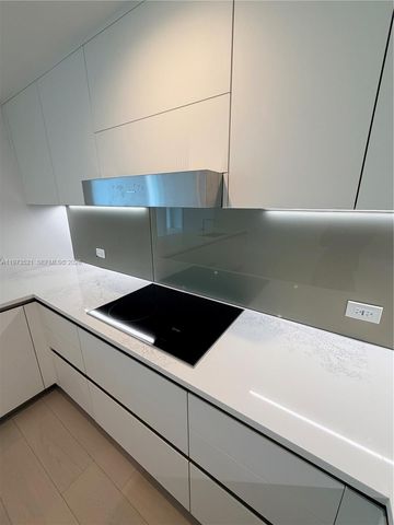 9201 E Bay Harbor Dr 303, Bay Harbor Islands, FL 33154