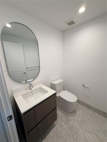 9201 E Bay Harbor Dr 303, Bay Harbor Islands, FL 33154