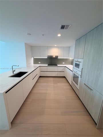 9201 E Bay Harbor Dr 303, Bay Harbor Islands, FL 33154