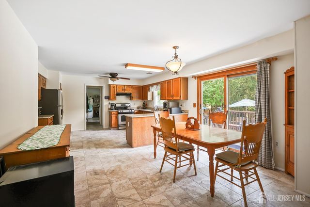 13 Regent Drive, Monroe, NJ 08831