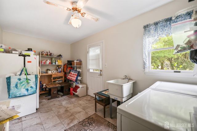 13 Regent Drive, Monroe, NJ 08831