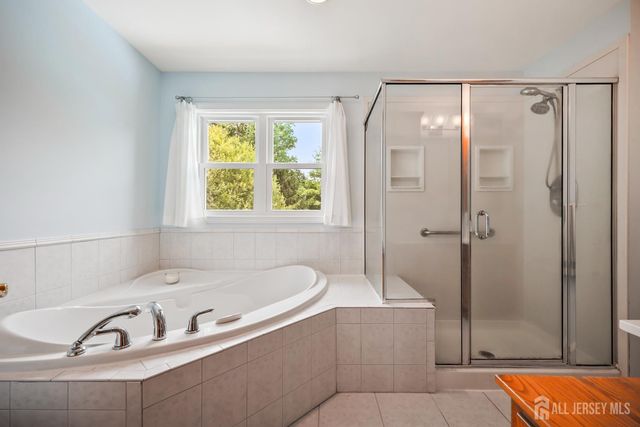 13 Regent Drive, Monroe, NJ 08831