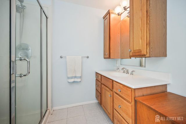 13 Regent Drive, Monroe, NJ 08831