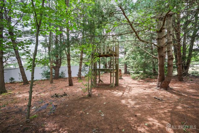 13 Regent Drive, Monroe, NJ 08831