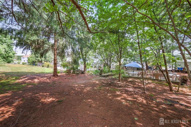 13 Regent Drive, Monroe, NJ 08831