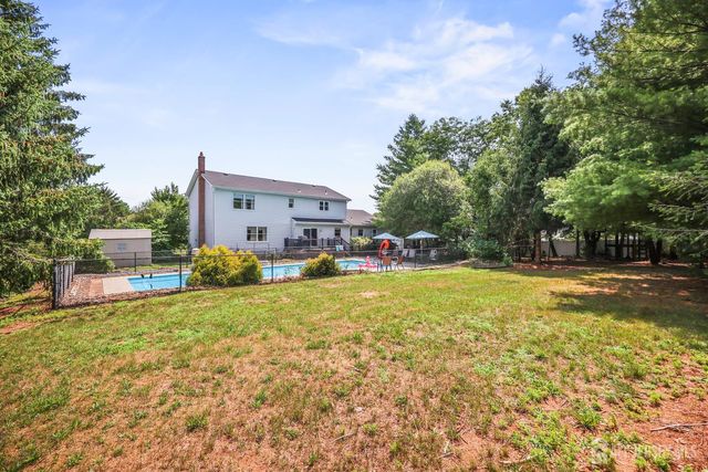13 Regent Drive, Monroe, NJ 08831