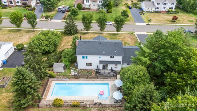 13 Regent Drive, Monroe, NJ 08831