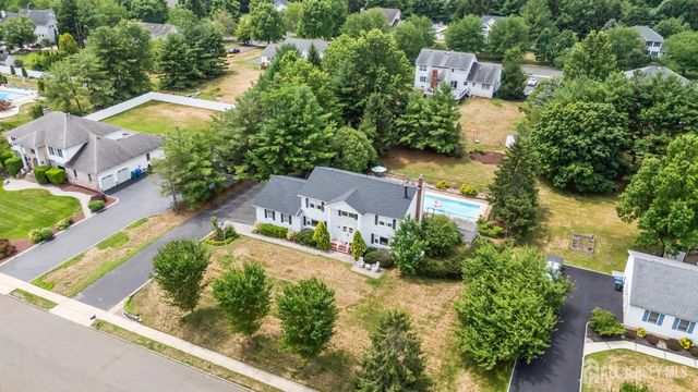 13 Regent Drive, Monroe, NJ 08831