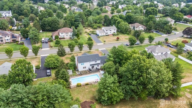 13 Regent Drive, Monroe, NJ 08831