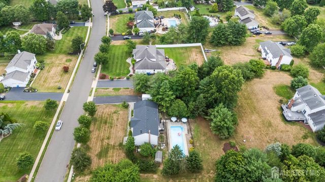13 Regent Drive, Monroe, NJ 08831