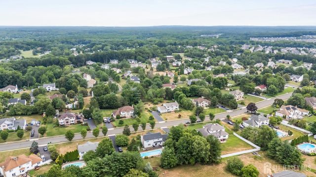 13 Regent Drive, Monroe, NJ 08831
