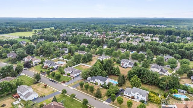 13 Regent Drive, Monroe, NJ 08831