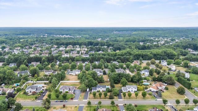 13 Regent Drive, Monroe, NJ 08831
