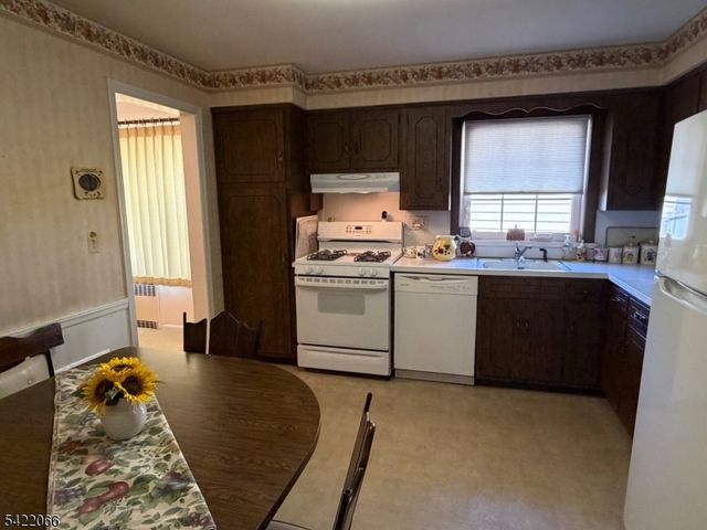 618 Fairway Dr, Union Twp., NJ 07083