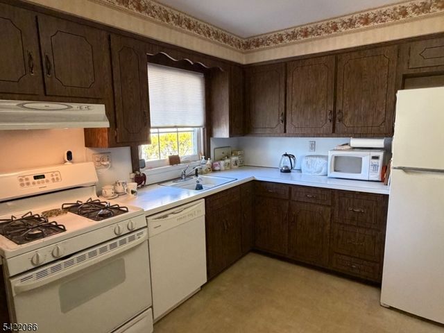 618 Fairway Dr, Union Twp., NJ 07083