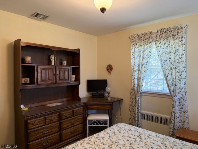 618 Fairway Dr, Union Twp., NJ 07083